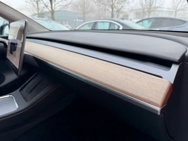 Tesla Model Y AWD Long Range