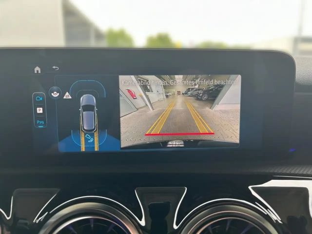 Mercedes-Benz A 180 Hatchback Progressive