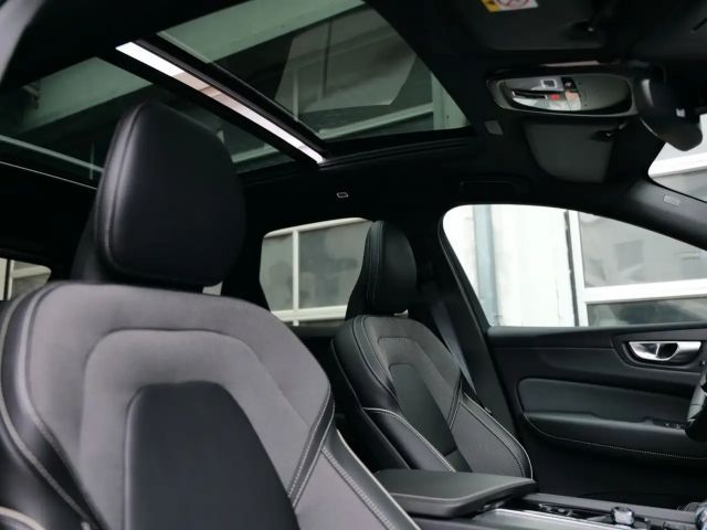 Volvo XC60 AWD Dark Plus Recharge