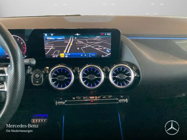 Mercedes-Benz B 200 AMG Line Sedan