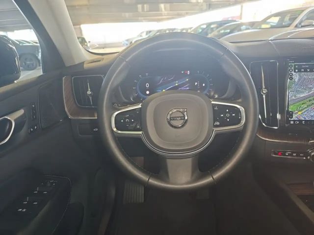 Volvo XC60 Dark Plus