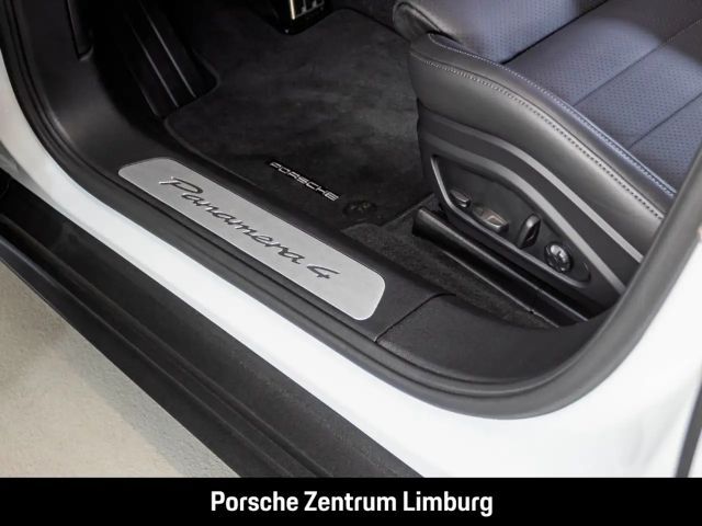 Porsche Panamera 4