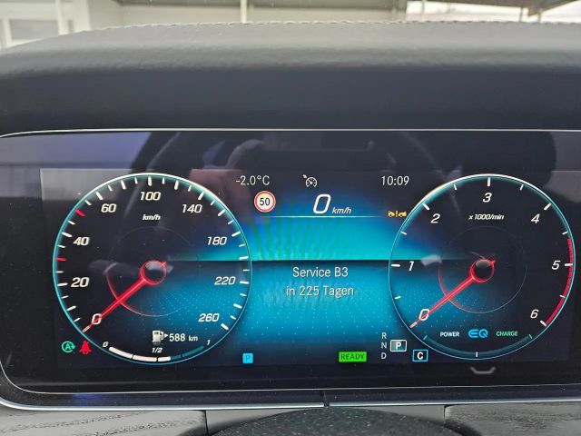 Mercedes-Benz E 300 4MATIC AMG Line E 300 d