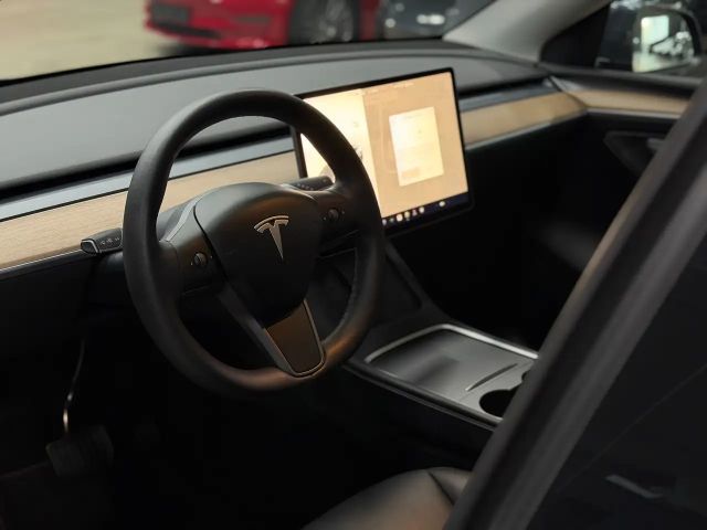 Tesla Model Y AWD Long Range