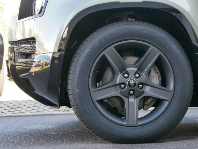 Land Rover Defender 110 Dynamic SE