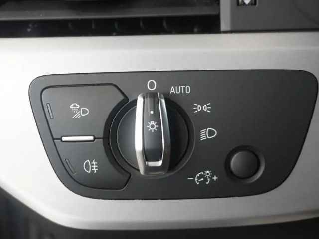 Audi A4 40 TFSI Avant Quattro S-Line