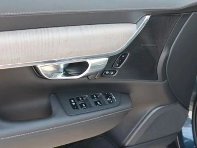 Volvo V90 Cross Country AWD Plus