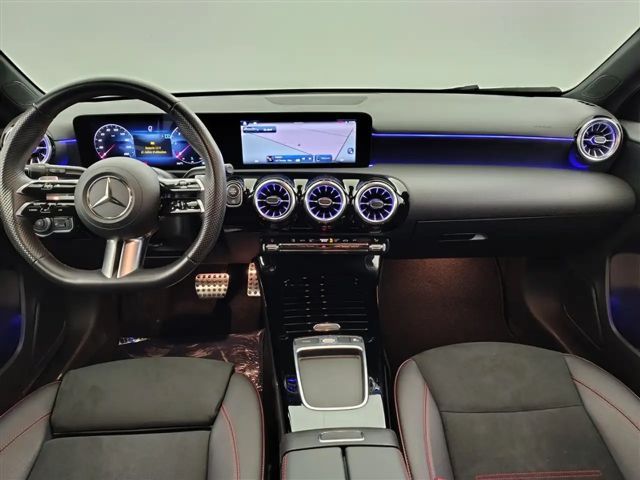 Mercedes-Benz A 180 A 180 d AMG Line