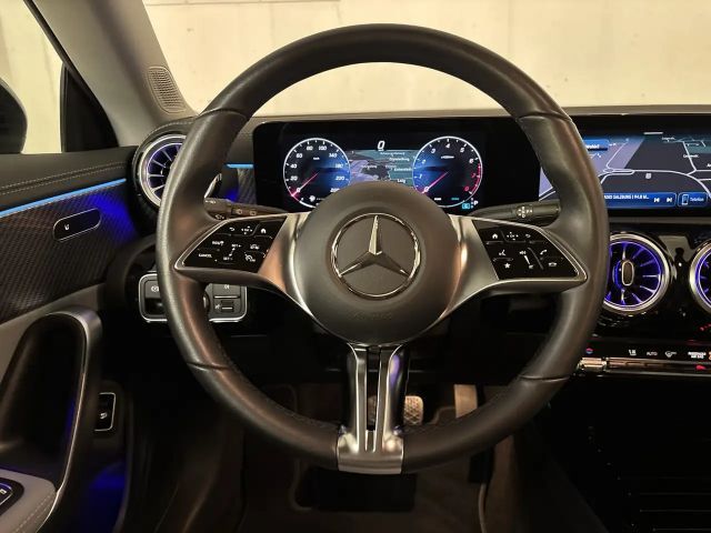 Mercedes-Benz CLA 180 Shooting Brake