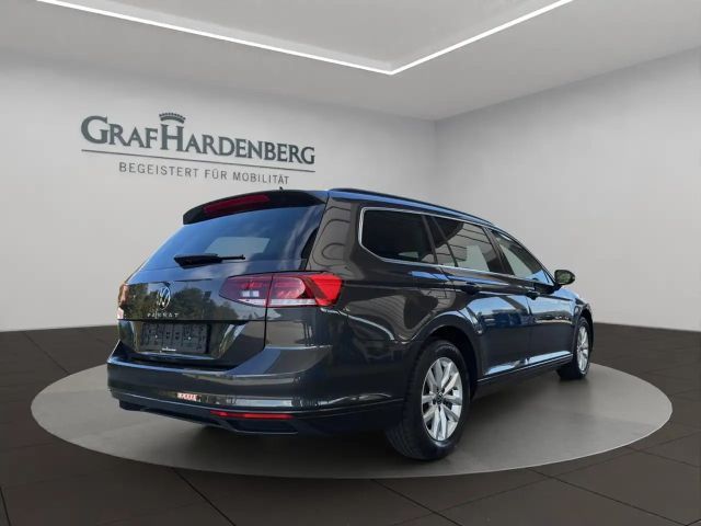 Volkswagen Passat 1.5 TSI Business DSG Variant