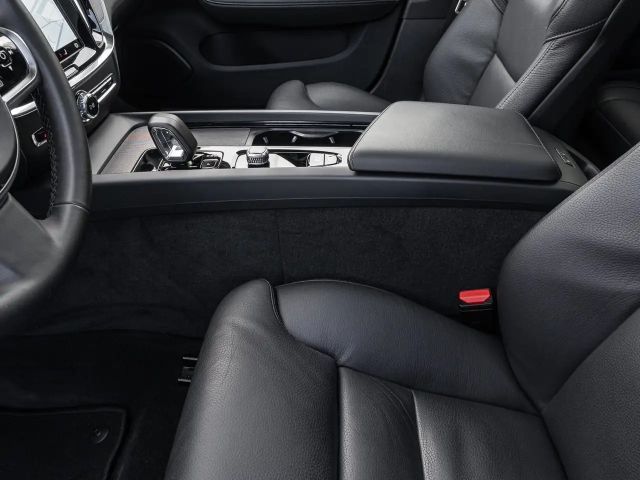 Volvo V60 Cross Country AWD Plus