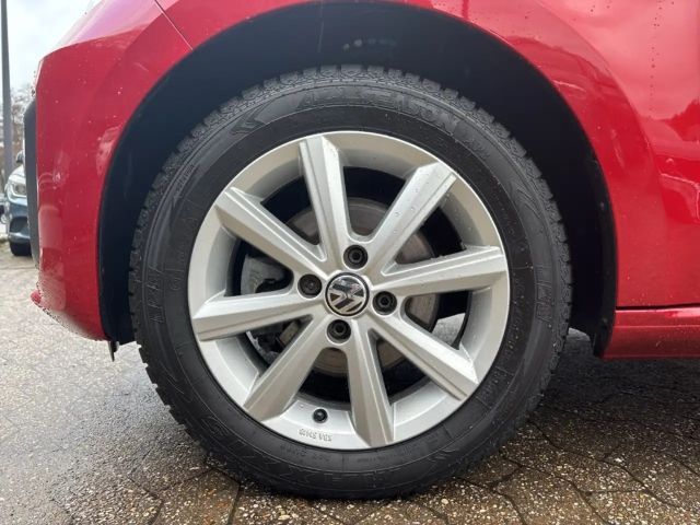 Volkswagen up! Active