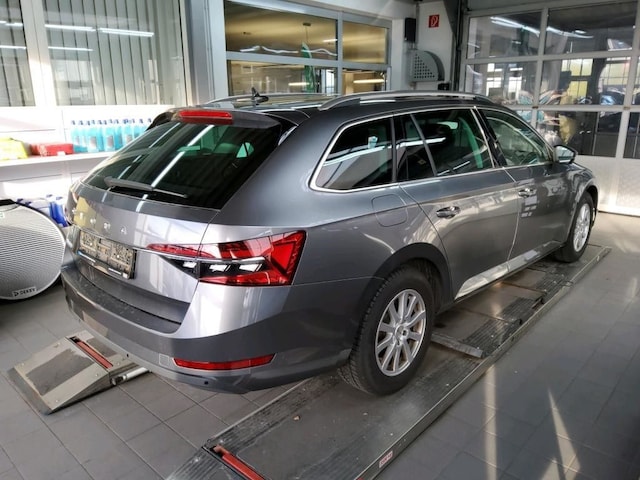 Skoda Superb 2.0 TDI Combi Style Style