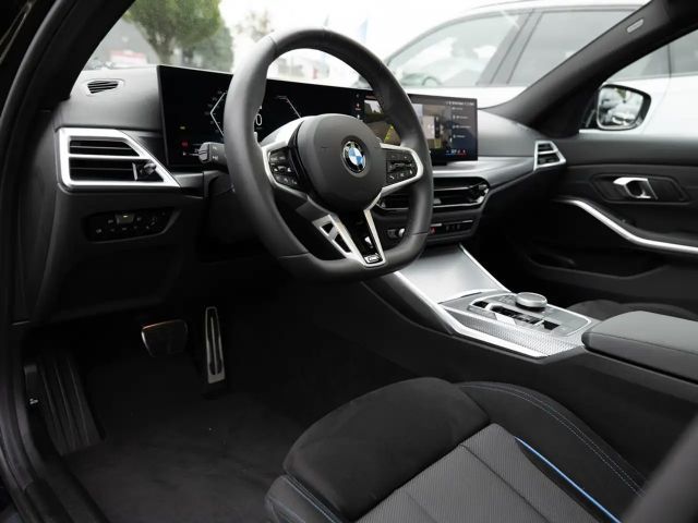 BMW 320 320i M-Sport Sedan xDrive