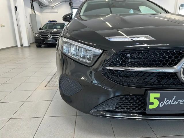 Mercedes-Benz A 200 A 200 d