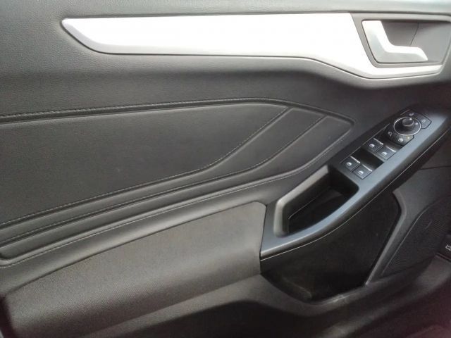 Ford Focus Cool & Connect Wagon