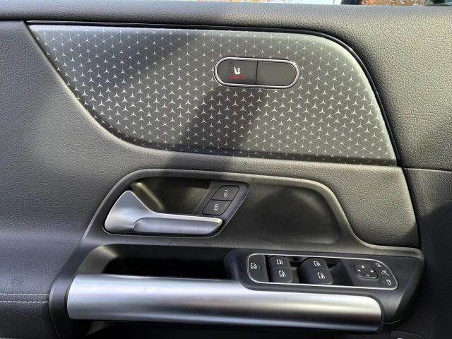 Mercedes-Benz B 180 Progressive Sedan