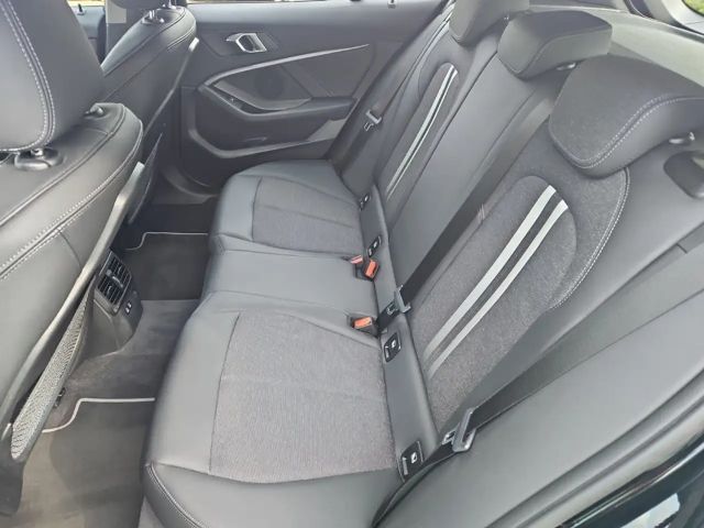 BMW 118 118i Sedan Sport Line