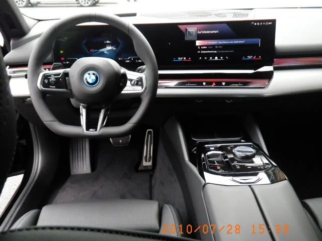 BMW i5 eDrive40