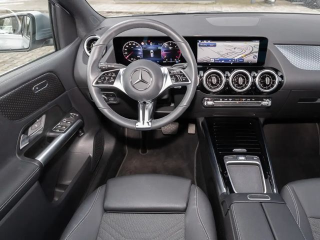 Mercedes-Benz B 180 B 180 d