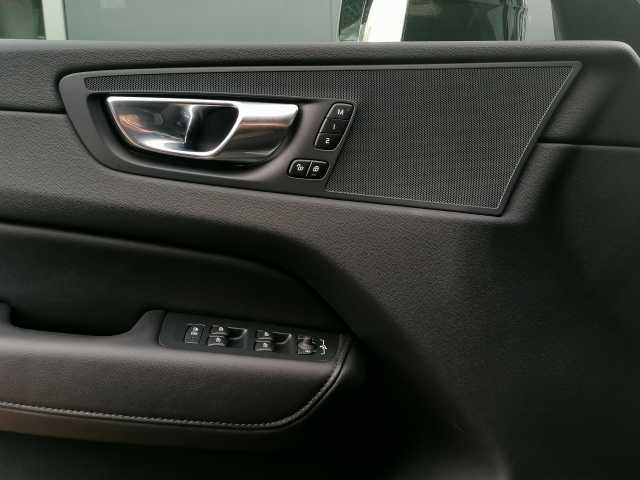 Volvo XC60 Dark Plus