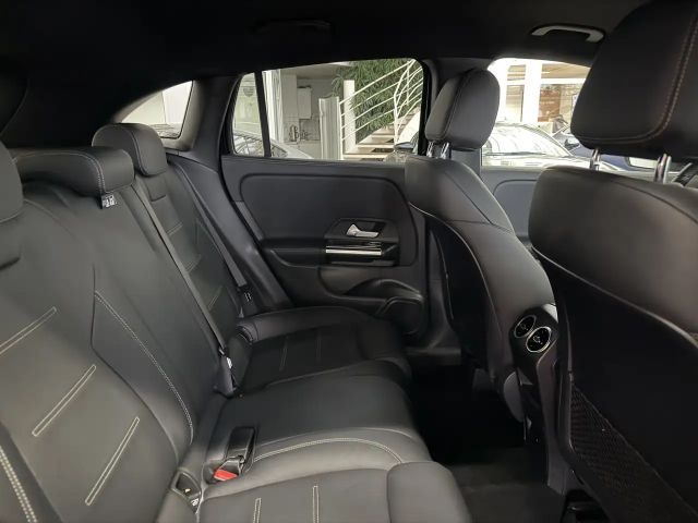 Mercedes-Benz GLA 200 AMG Line GLA 200 d