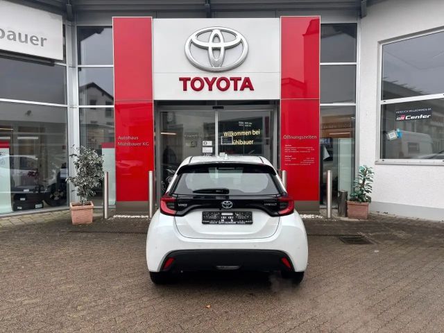 Toyota Yaris Hatchback Hybride Team D