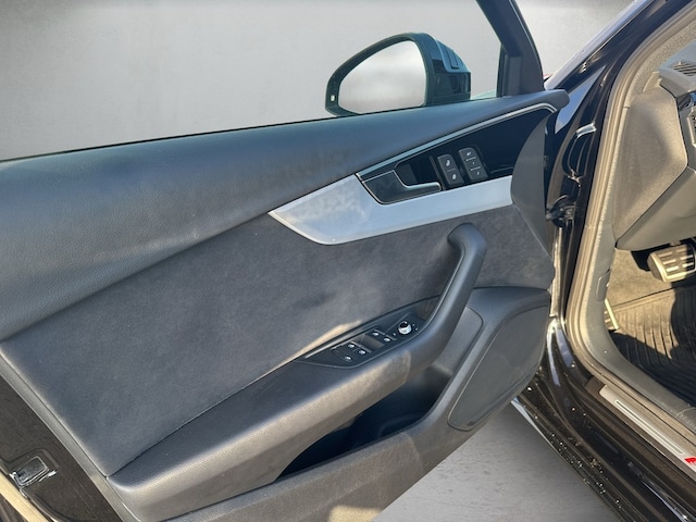 Audi A4 40 TFSI Avant Quattro S-Tronic