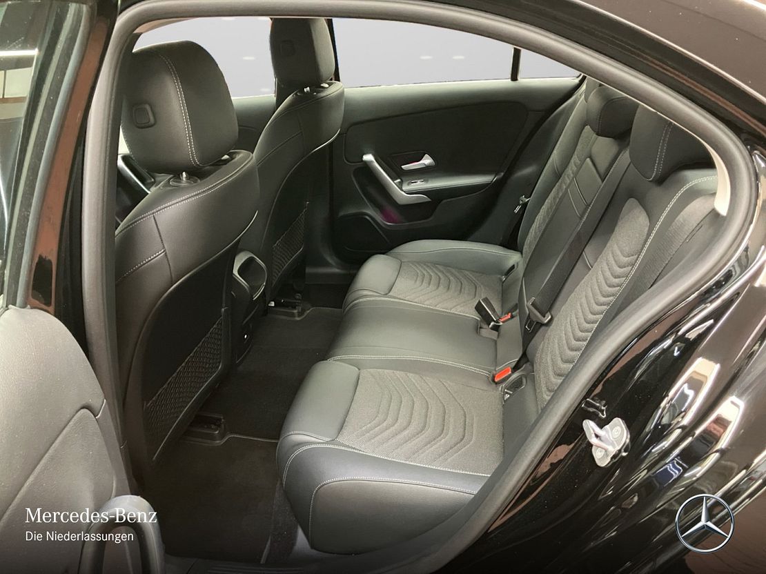 Mercedes-Benz A 180 A 180 d