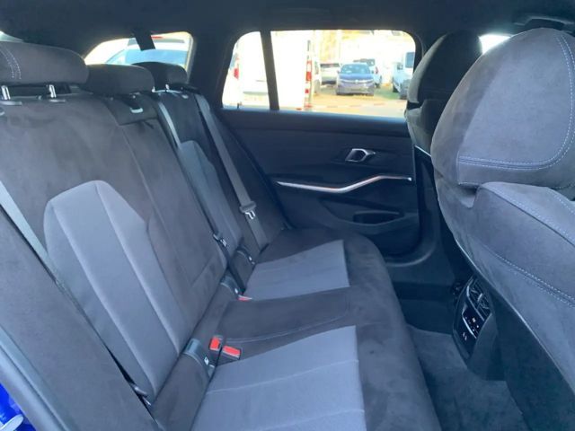 BMW 318 318i M-Sport Sedan Touring