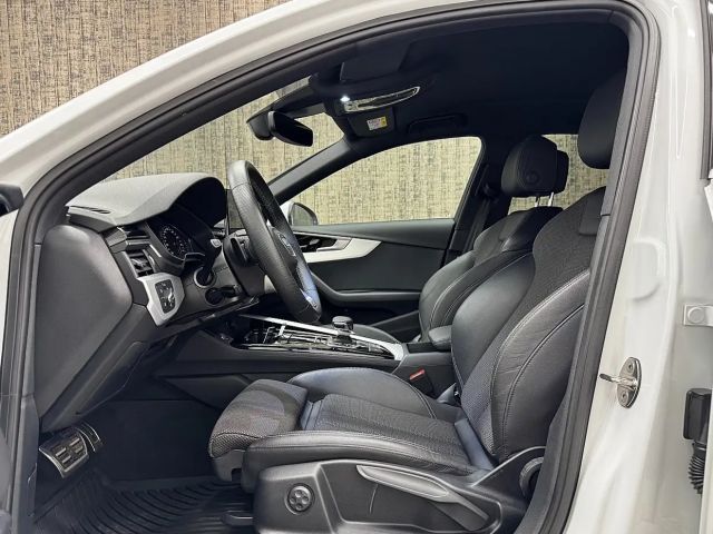 Audi A4 40 TFSI Avant Quattro S-Tronic