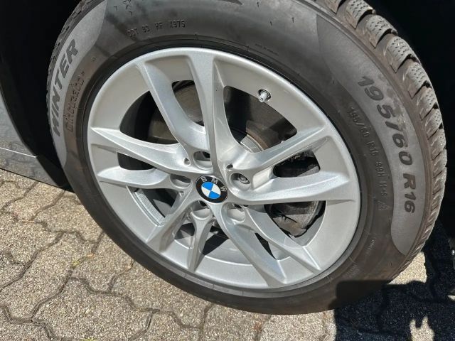 BMW 118 118i Sedan Sport Line