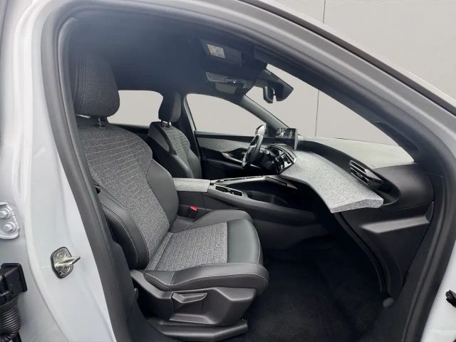 Peugeot 3008 1.2 145 e-DSC6 ACC+LED+Navi+SHZ+Winterp.