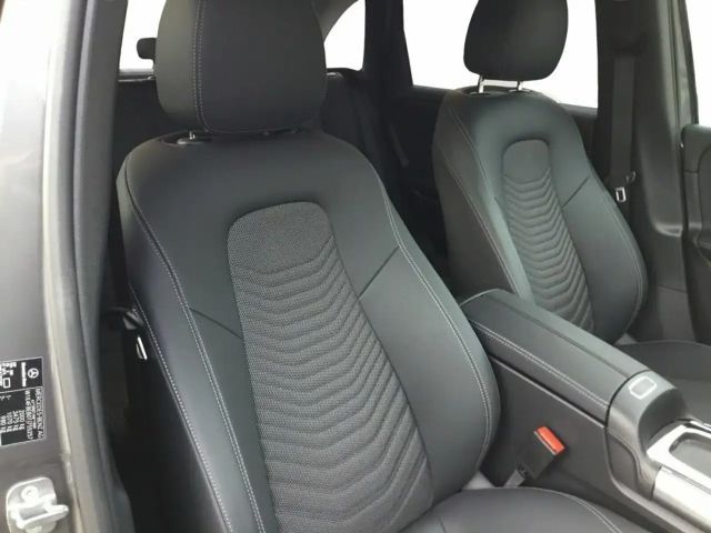 Mercedes-Benz B 180 SpurW W-Paket PDC SHZ SpurH LED el.Heck