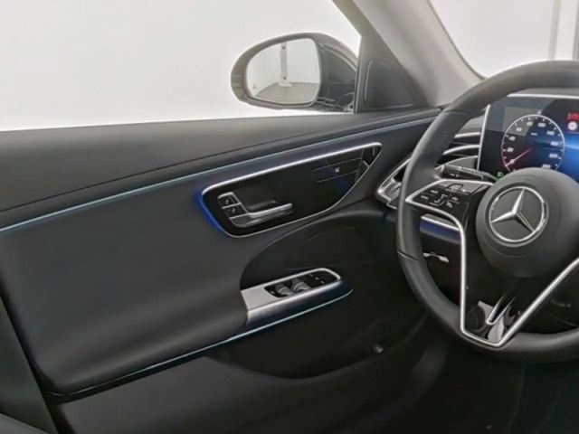 Mercedes-Benz E 220 AVANTGARDE E 220 d Sedan