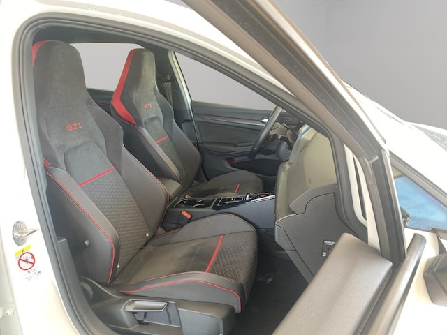 Volkswagen Golf 2.0 TSI DSG Golf VIII