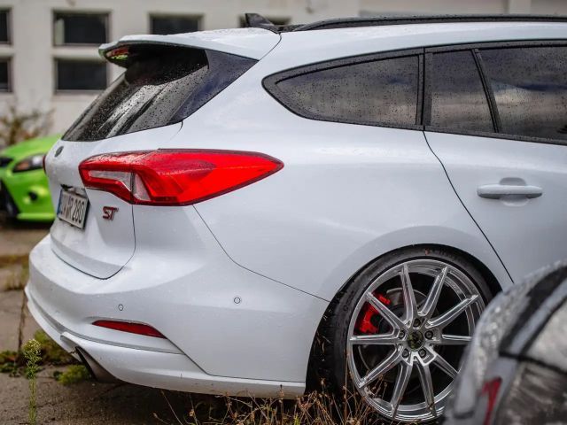 Ford Focus ST Line