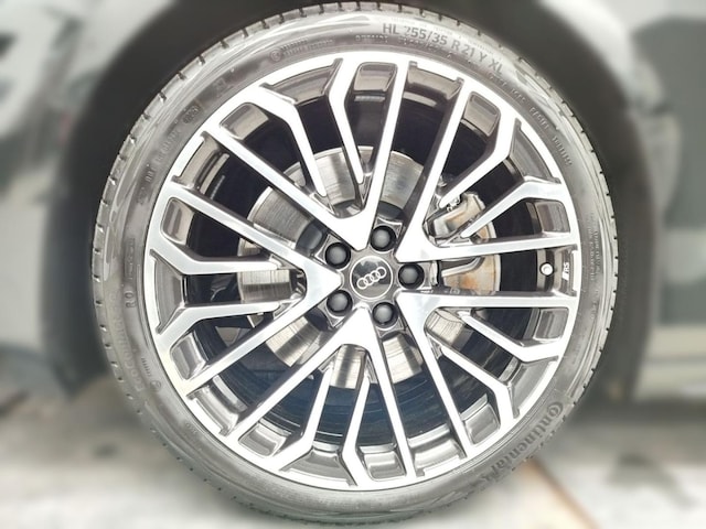 Audi A6 Avant Quattro S-Tronic