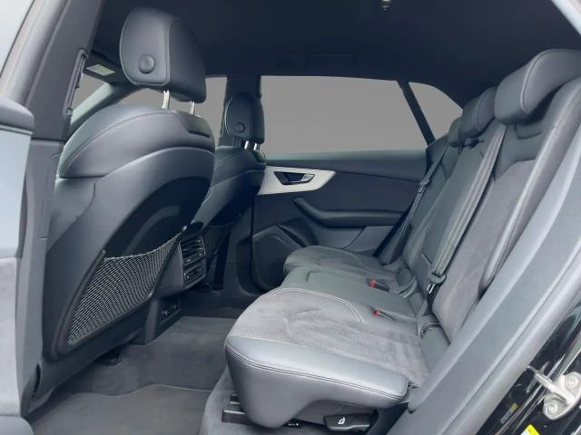 Audi Q8 55 TFSI Hybride Quattro S-Line