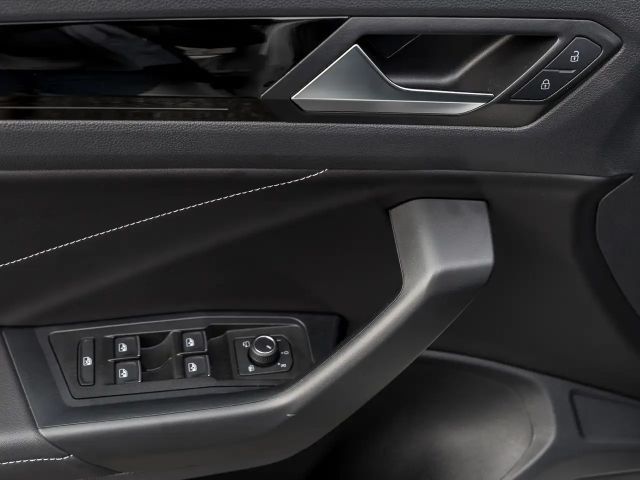 Volkswagen T-Roc 1.5 TSI DSG R-Line