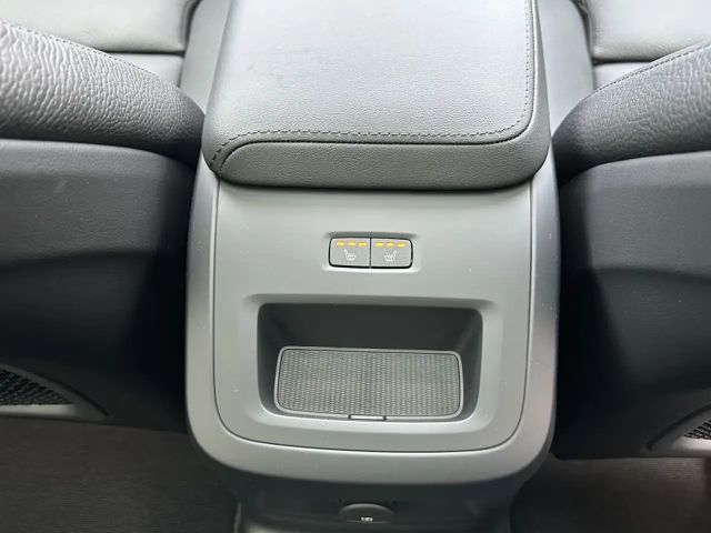 Volvo XC60 AWD Dark Plus T6