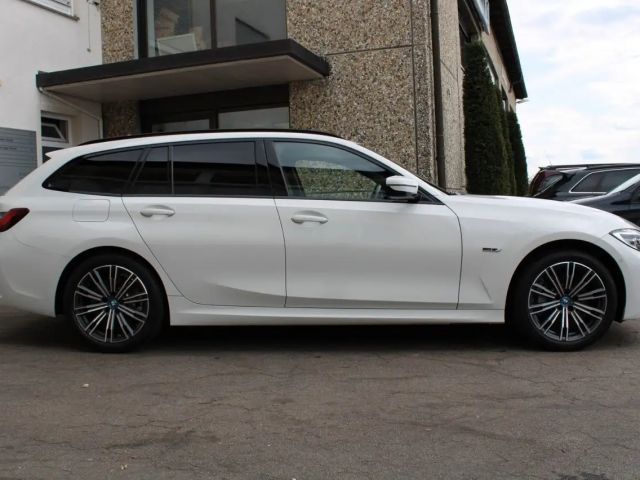 BMW 330 330e M-Sport Touring