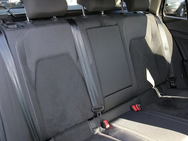 Volkswagen Golf 1.5 eTSI DSG Golf VIII Style