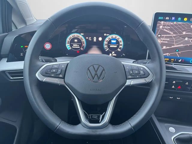 Volkswagen Golf Life Variant