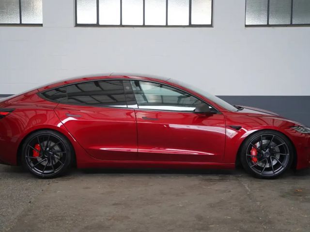 Tesla Model 3 Performance
