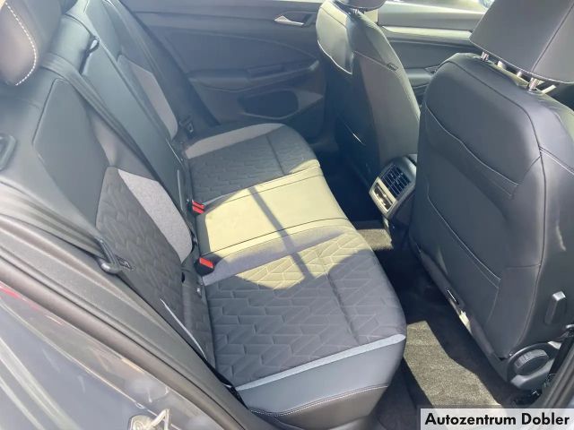 Volkswagen Golf 1.5 eTSI DSG Golf VIII