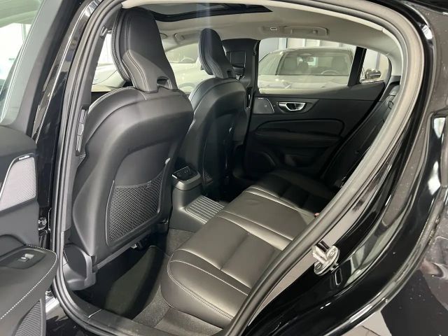 Volvo S60 AWD Dark Recharge Ultimate