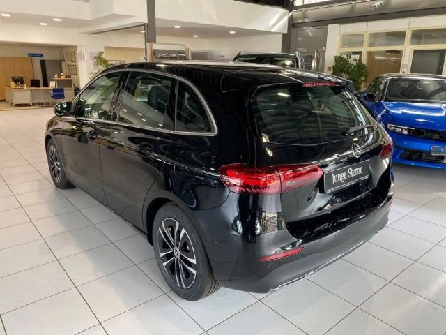 Mercedes-Benz B 200 Progressive Sedan