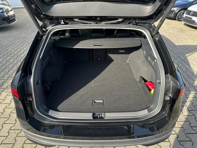 Volkswagen Passat 1.5 eTSI Business DSG