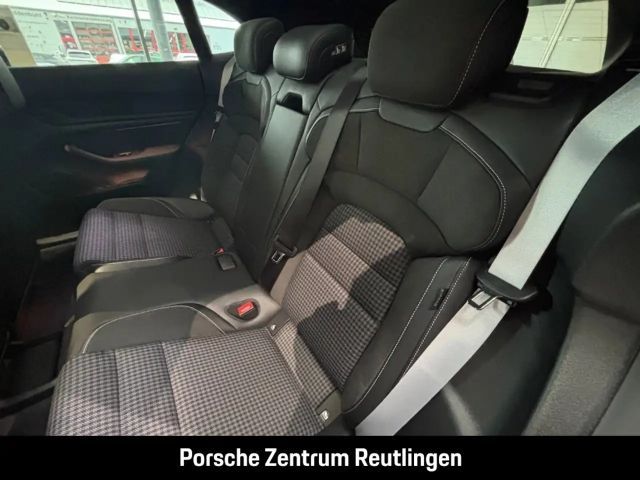 Porsche Taycan 4 Cross Turismo